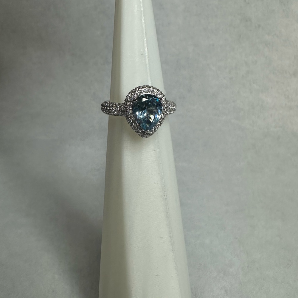 Two sides to the story size 9 ring